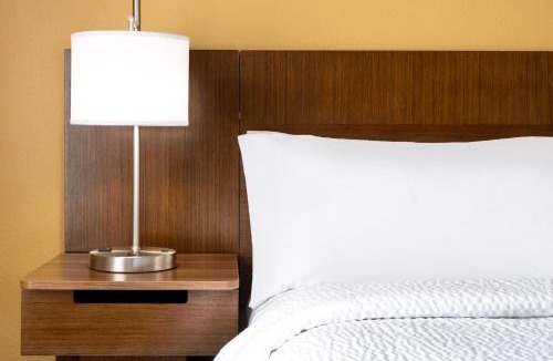 Calgary Hotel | Prairie Crest Calgary Airport by IHG