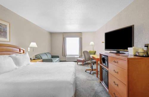 Red Deer Hotel | Prairie Crest Red Deer by IHG