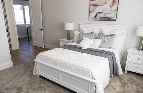Sarnia House | Premium House located near St. Clair River with Hot Tub