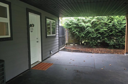 Langley House | Private 1 bedroom in Brookswood