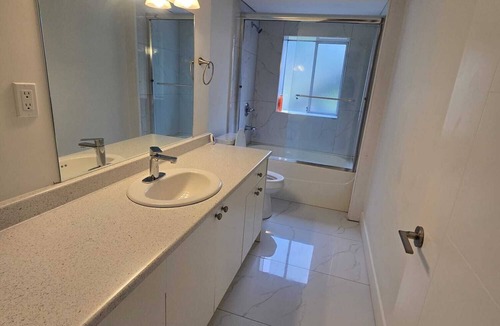 Townline Hill Apartment | Private 1bed|1 Bath spacious suite with free wifi, street parking