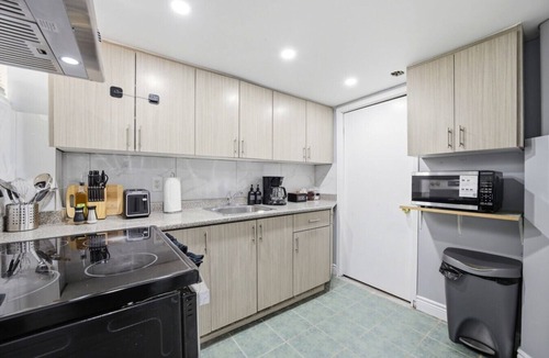 Meadowvale Village Apartment | Private 1BR Apt | WiFi | Parking | Nr all Amenities