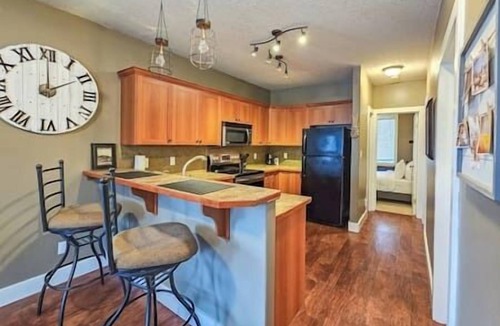 Radium Hot Springs Apartment | Private 2 Bedroom Radium Condo/Great Location