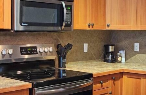 Radium Hot Springs Apartment | Private 2 Bedroom Radium Condo/Great Location