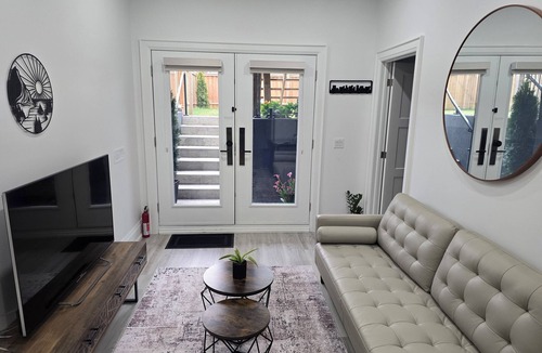 Birch Cliff Heights Apartment | Private 2 Bedroom Basement Apartment