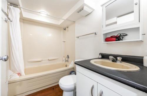 West Point Grey Apartment | Private 2BR Suite near UBC Sleeps 6