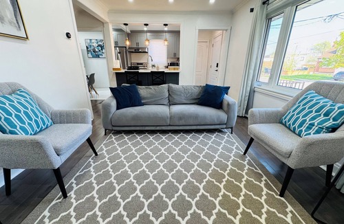 Weston House | Private 3BR Home with Private Backyard, Free Parking & Easy Access to Downtown