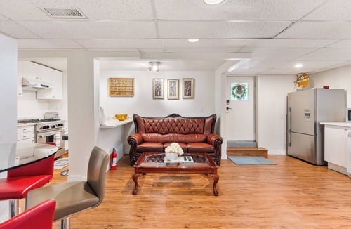Dunbar House | Private 3BR Suite near UBC & Beaches