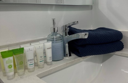 Milton Apartment | Private basement suite | Near Toronto & Niagara | Long Stays Welcome