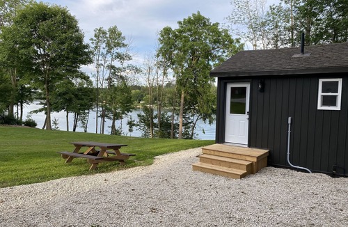 Mapleton House | Private Cabin on Conestogo Lake