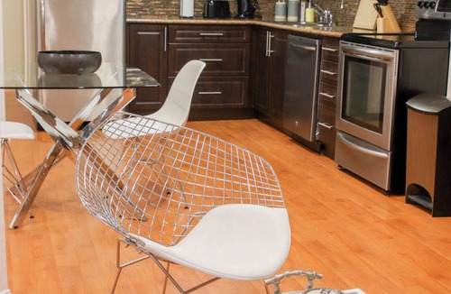 East Credit Apartment | Private & Cozy Suite In Central Mississauga