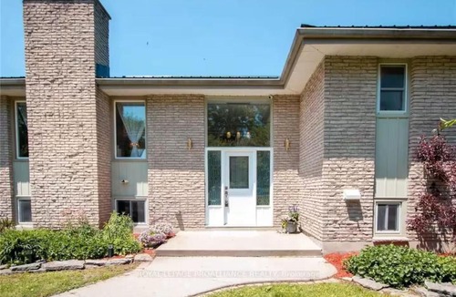 Prince Edward House | Private Family Retreat - Entire House with Backyard and Swimming Pool