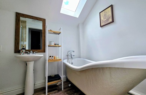 Georgetown Bed & Breakfast | Private floor in Heritage designated House, with kitchen + Pool & garden access