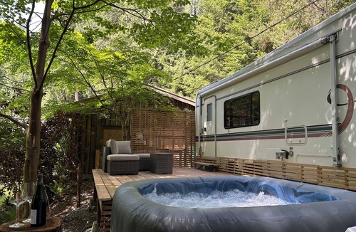 Roberts Creek House | Private Forest Retreat + Hot Tub