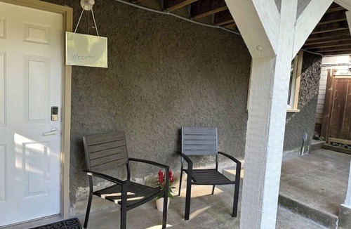 Arbutus Ridge House | Private Garden Suite Close to UBC, Airport & Downtown