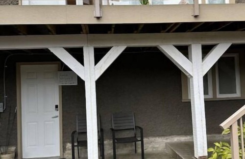Arbutus Ridge House | Private Garden Suite Close to UBC, Airport & Downtown