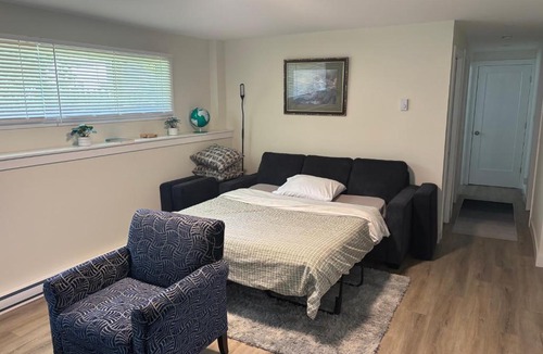 Victoria House | Private Guest Suite In Colwood