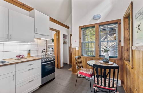 Ucluelet Cabin | Private Hot Tub! Beachfront Cabin With Views! ⎮ Morning Mist