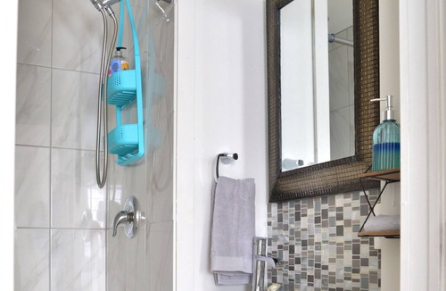 Orillia Apartment | Private Modern Studio Suite - Walking distance to downtown