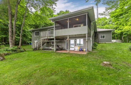 Bracebridge Cottage | Private Muskoka Paradise - 4 Season Waterfront Retreat
