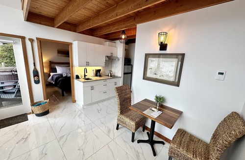 Ucluelet Cabin | Private Oceanfront Cabin with Hot Tub/Doc Holiday Cabin
