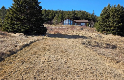 Tors Cove House | Private oceanfront home with stunning views in quiet Cribbies area of Tors Cove.