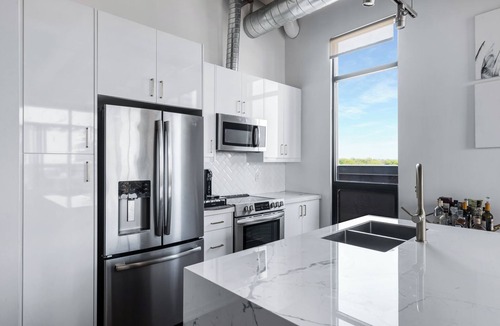 Cabbagetown Condo | Private Rooftop Penthouse Loft