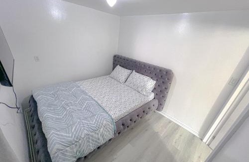 Malton House | Private Room Near Airport D4