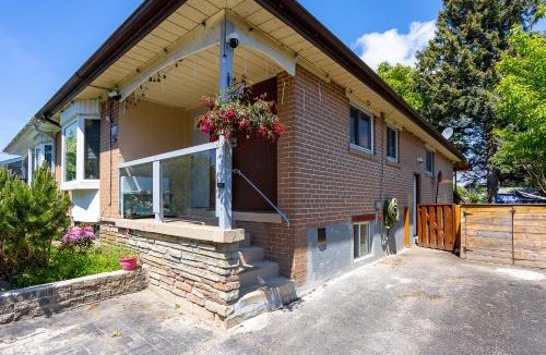 Pickering House | Private room with TVnetflix and free parking