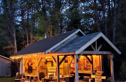 Madawaska Cottage | Private South Algonquin Retreat | Hot Tub, Firepit & Sleeps 10