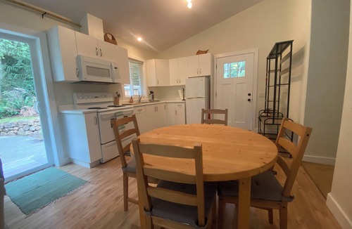 Sooke House | Private suite, quiet and peaceful forest setting. Close to town, firm king bed.
