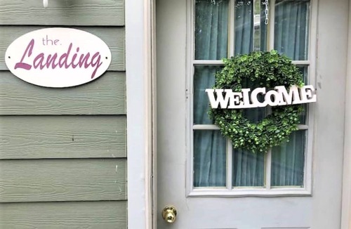 Ruthven Cottage | Private Waterfront Belle Point Shores Cottages