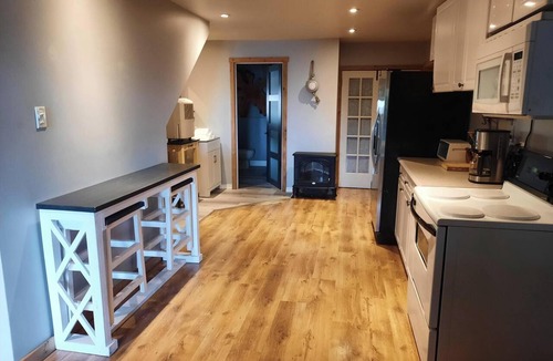 Northern Bruce Peninsula Cottage | Private Waterfront Cottage on Lake Huron near Tobermory, minutes to the Grotto!