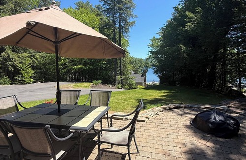 Gilford House | Quaint 2-bedroom house overlooking Lake Winnipesaukee in welcoming Gilford