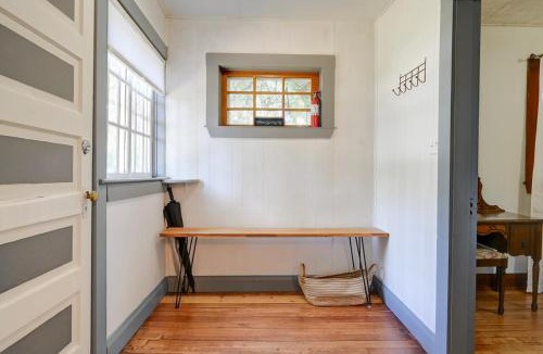 Sylvan Lake House | Quaint cabin at the Lake