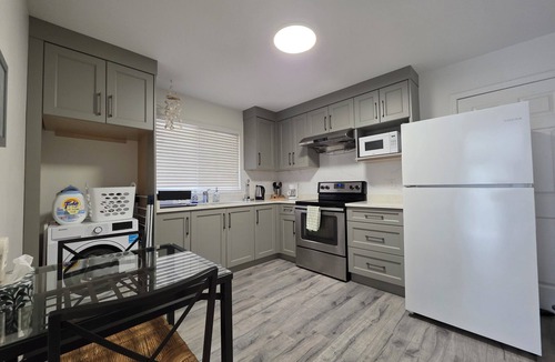 Richmond House | Quaint One Bedroom near YVR airport