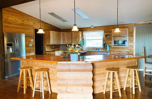 Pawhuska Cabin | Quarter Circle Cross Bunkhouse Country Living!