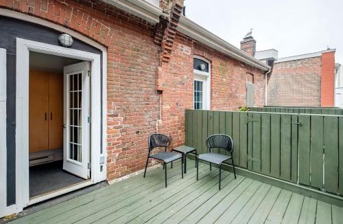 Downtown St. John's House | Queen Room With Patio Deck at The Franklin Hotel on Water Street