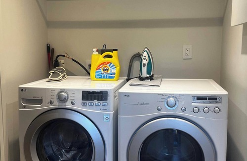 Beaconsfield Village Apartment | Queen Street West 1BdR Apt - Ossington - Trinity Bellwoods