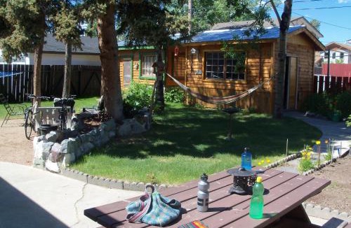 Whitehorse House | Queen, walk to village center