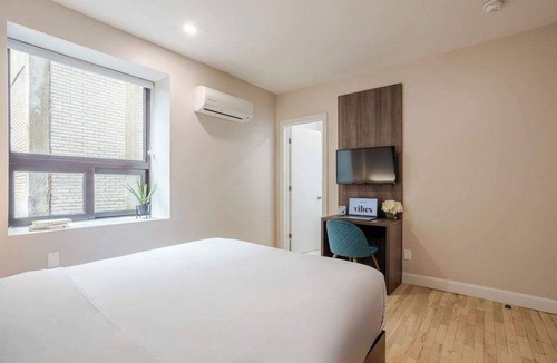 Gay Village Hotel | Queenhaus – Heart of Montreal