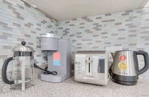 Killarney House | Quiet 2BR Suits in Vancouver with Private Entry