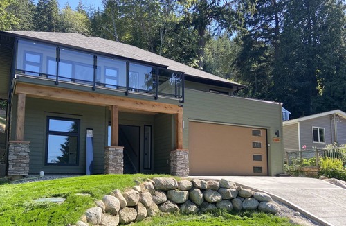 Madeira Park House | Quiet and private suite by the sea