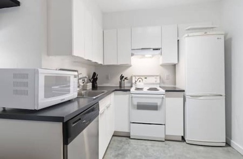 Knight House | Quiet & Comfortable 1 BR Guest Suite!