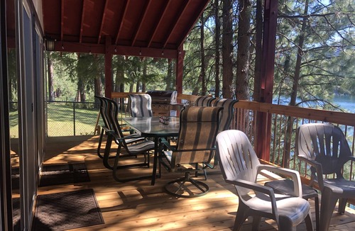 Hayden Lake House | Quiet getaway on beautiful Hayden Lake. Leave the hustle and bustle behind.