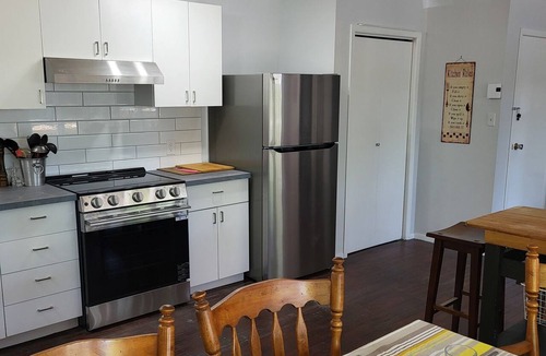 Wollaston Cottage | Quiet lakefront pet friendly cottage on motor-free Peter Lake