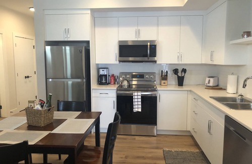 Central Okanagan House | Quiet Lakeview Heights suite on the wine trail