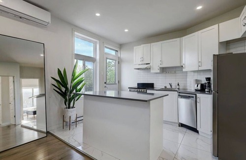Cote-Des-Neiges—Notre-Dame-De-Grace Apartment | Quiet & Modern | Heart of Montréal