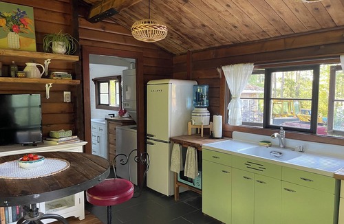 Regional District of Nanaimo Cabin | Quite, tranquil forest retreat