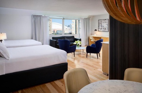 Central Waterfront Hotel | Radisson Blu Toronto Downtown